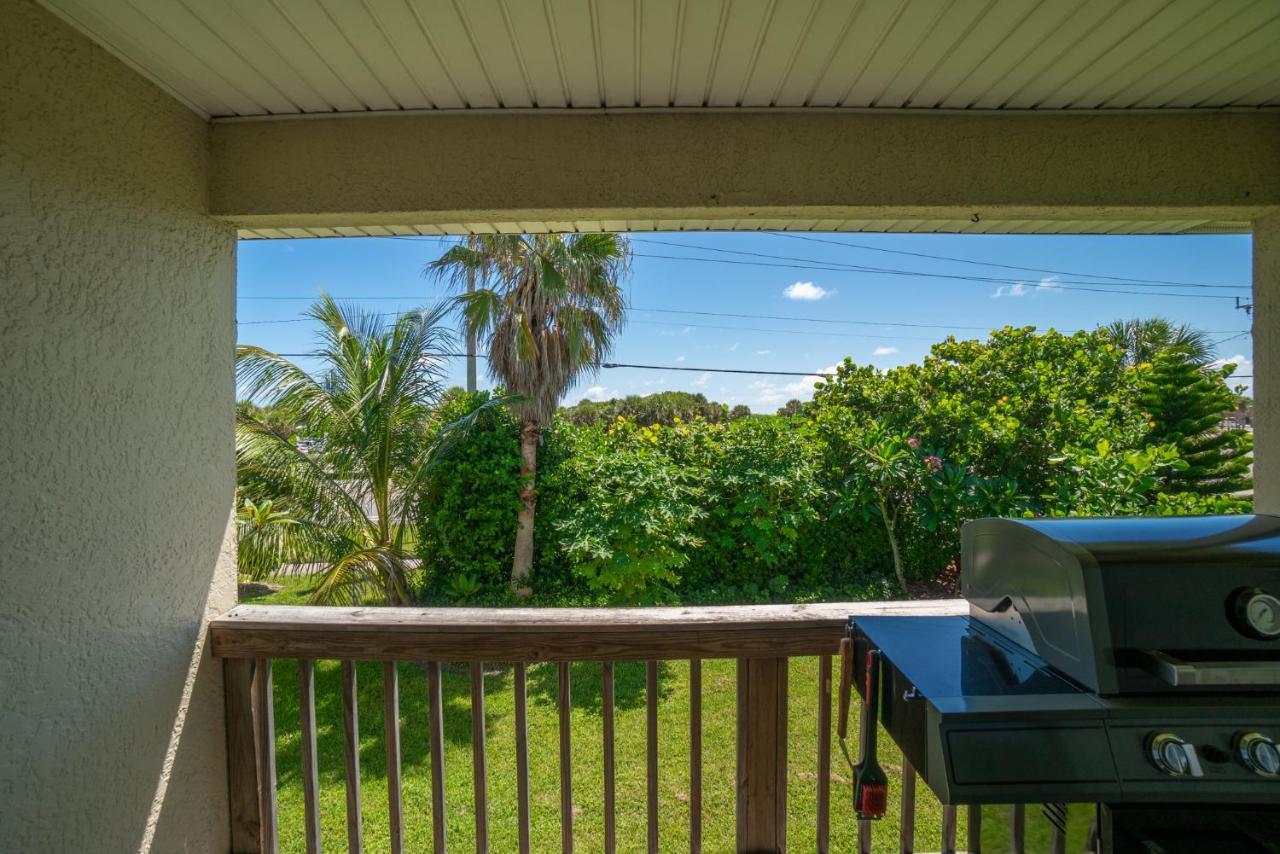 Surfside Paradise Retreat - 3Br And 2Ba Duplex, Grill, Dog Friendly - Close To The Beach! Melbourne Exterior photo