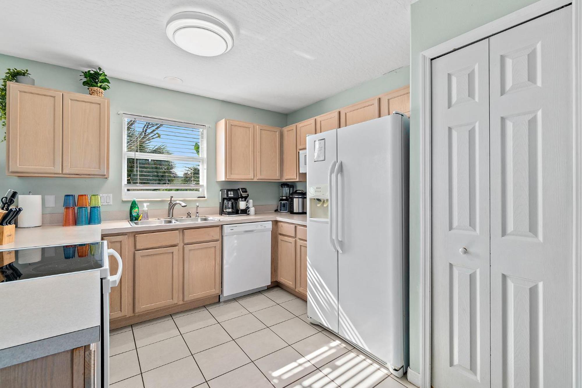 Surfside Paradise Retreat - 3Br And 2Ba Duplex, Grill, Dog Friendly - Close To The Beach! Melbourne Exterior photo